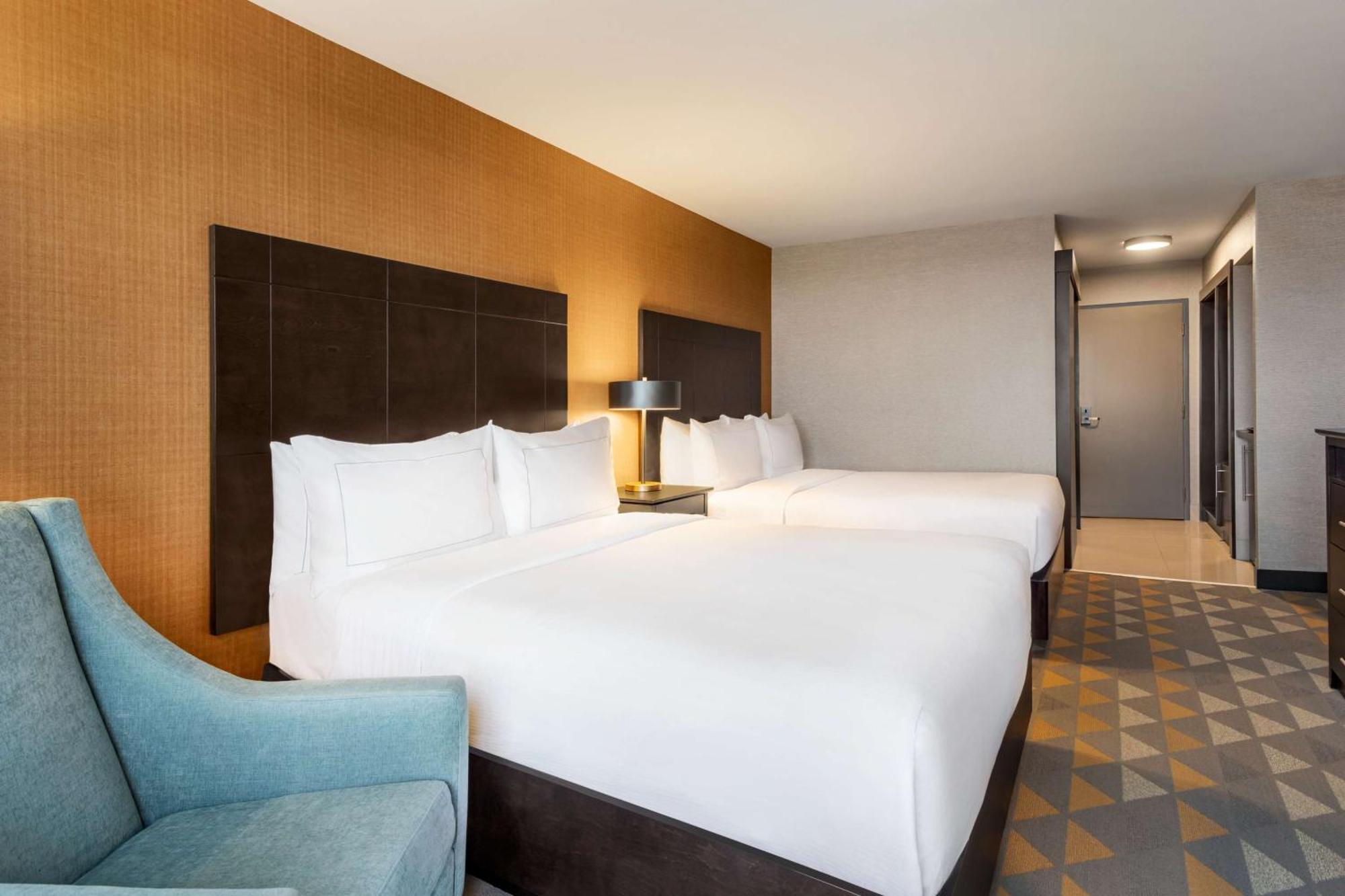 Doubletree By Hilton Pointe Claire Montreal Airport West Ξενοδοχείο Εξωτερικό φωτογραφία